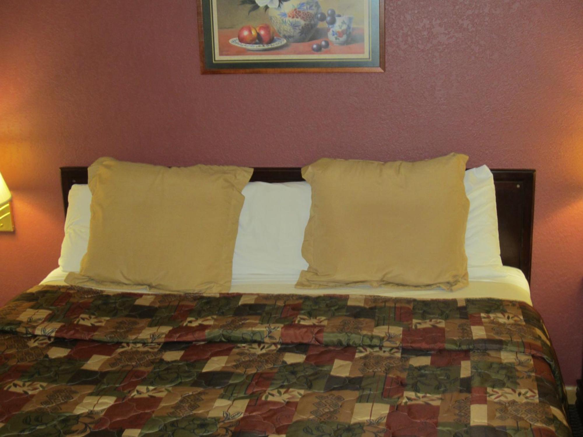 First Western Inn - Fairmont City Buitenkant foto