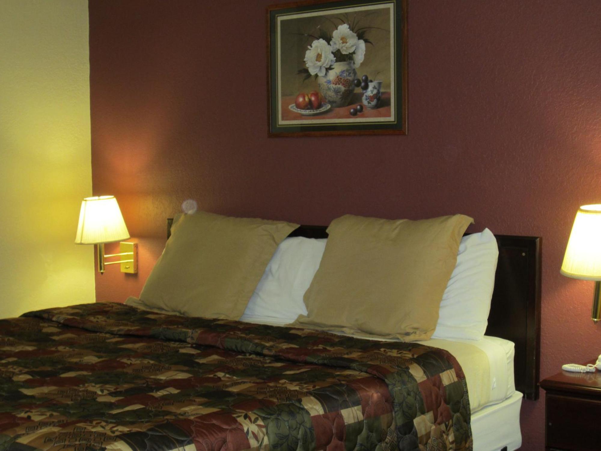 First Western Inn - Fairmont City Buitenkant foto