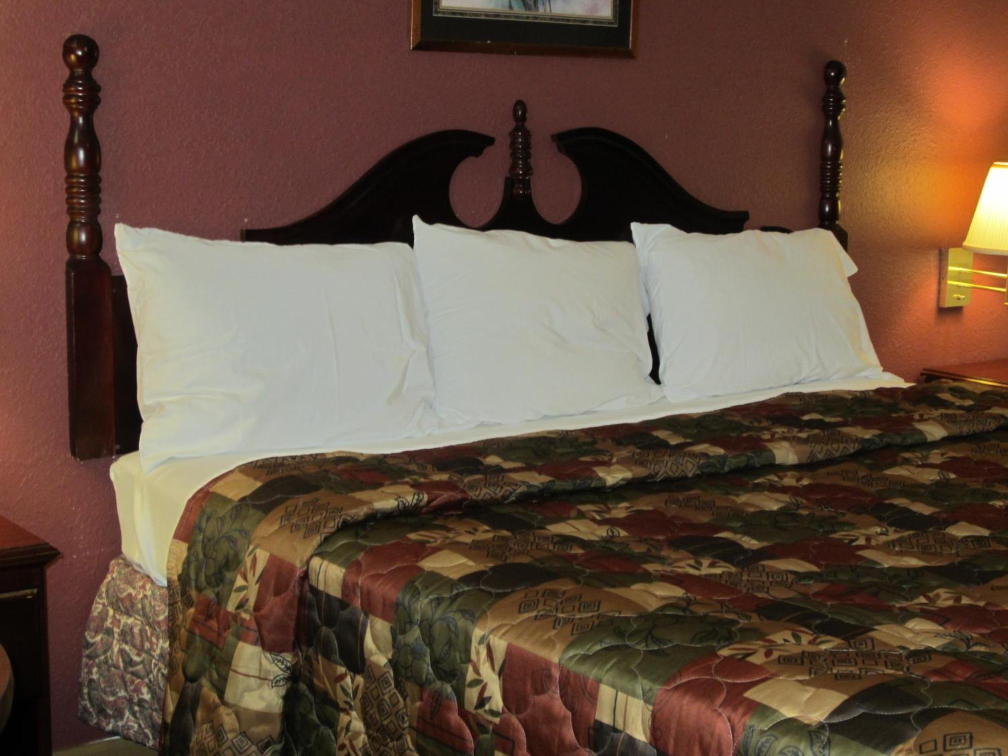 First Western Inn - Fairmont City Buitenkant foto