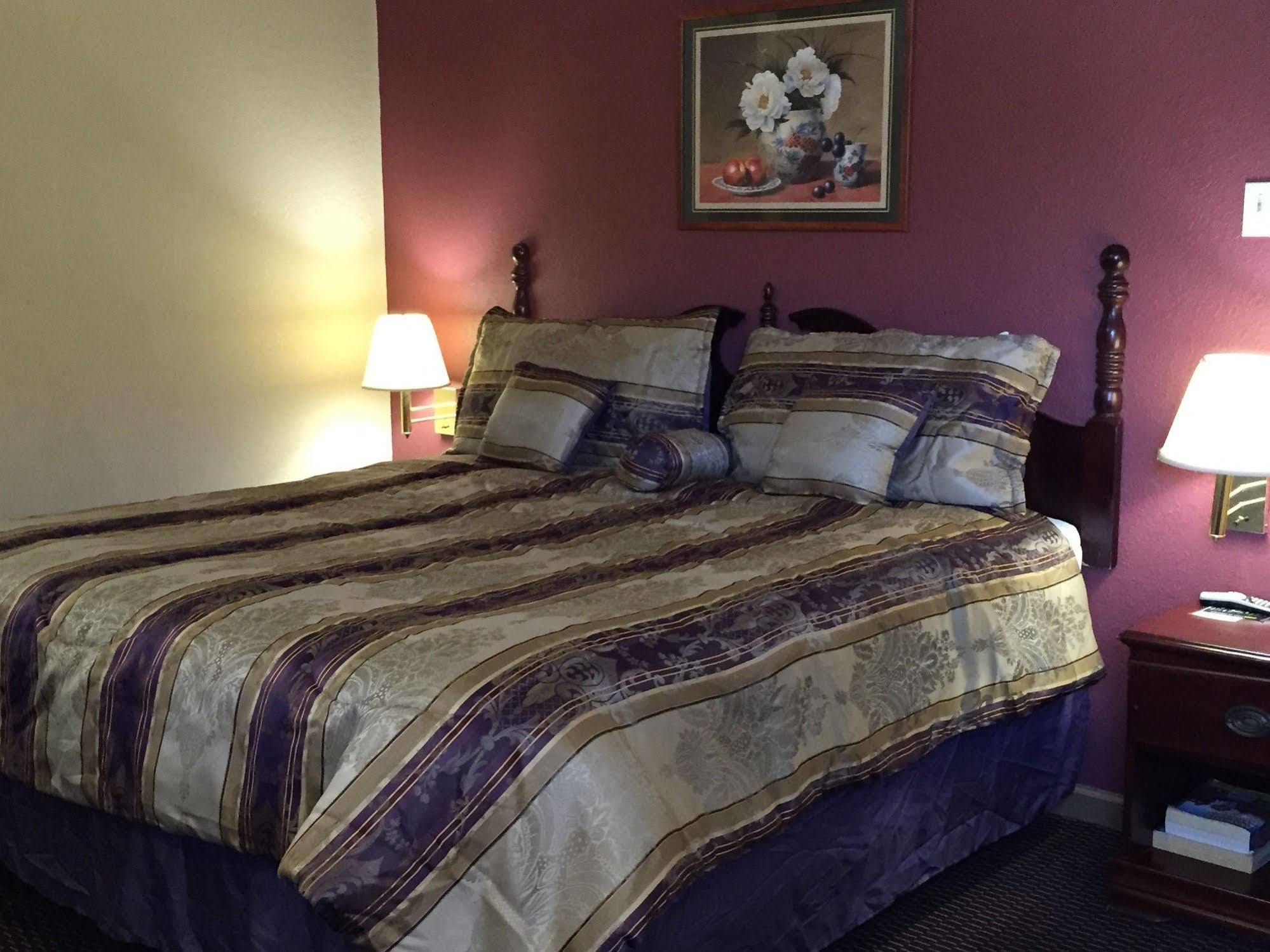 First Western Inn - Fairmont City Buitenkant foto