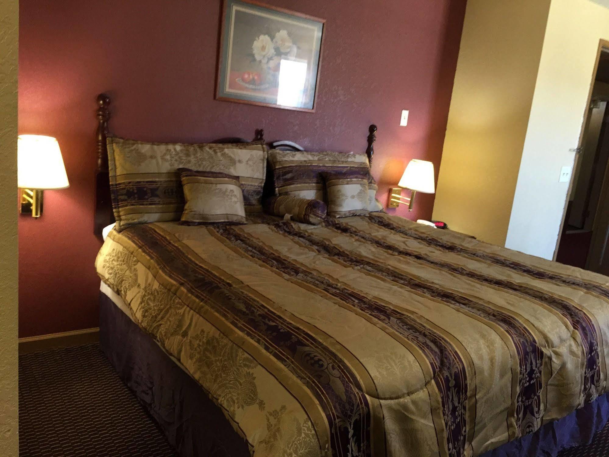 First Western Inn - Fairmont City Buitenkant foto